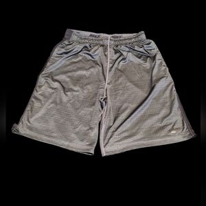 NIKE TRAINING BLACK SHORTS 10" SIZE LARGE